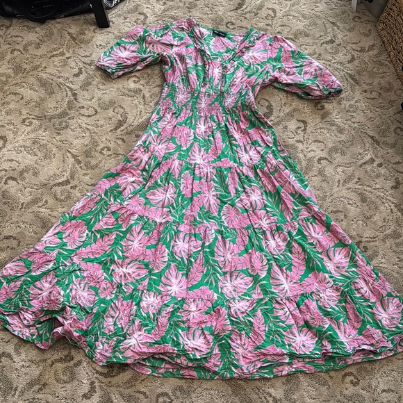Dresses & Skirts - Floral Pink and Green Maxi Dress